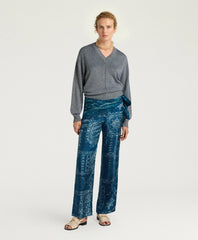 William Metallic V Neck